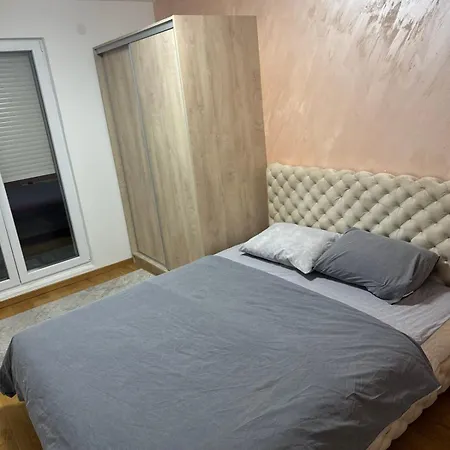 Luksuzan Stan Preko Puta Soping Centra Kragujevac